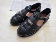 Steve Mono 黑色皮鞋
Size 7