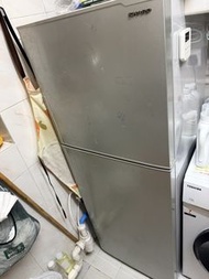 Sharp 雙門雪櫃，