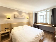 Couple Expert Boutique Hotel (Dongmen Old Street Station)