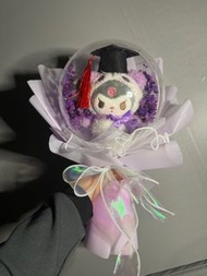 現貨 畢業花束❣️❣️❣️乾花滿天星花束+ 畢業款Kuromi +袋 +LED燈 情人節禮物 告白 花束 番梘花 520花束 滿天星 勿忘我 母親節花束 母親節禮物 情人節禮物 520花束 告白 賞月