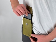 客製化真皮手機腰掛皮套 | 專屬手工打造腰掛式 iPhone 收納架