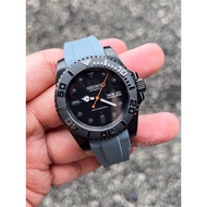 Seiko Mods grey silicon strap with black dial black bezel Seikolex Seiko modify