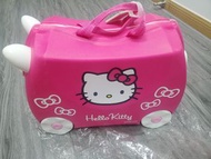 Hello kitty 行李箱