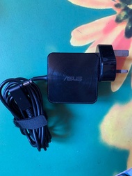ASUS 19V 2.37A 4mm ADP-45AW A Power Adapter 充電器 火牛