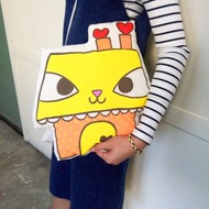 香港設計原創自家品牌愛心工廠貓屋手繪手製cushion公仔玩偶抱抱攬枕擺設