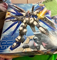 全新 高達 自由高達 MG一盒