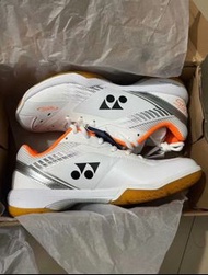 🤩必備專業羽球鞋🤩 YONEX 尤尼克斯 POWER CUSHION 65Z3 超強緩震耐磨專業比賽羽毛球鞋 | 白橙活力配色 | 男女適用 | 室內場地專用防滑生膠底|