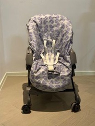 Combi high chair 手動安撫餐搖椅