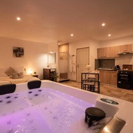 โรงแรม Gites spa de charme L ETOILE SPA - Saint-Vincent-de-Cosse