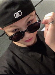 [慢收] seventeen woozi&hoshi的坐娃+woozi綠衣小卡