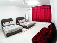 Rumah 1200 m² dengan 4 bilik tidur dan 3 bilik mandi peribadi di Pulai ([wifi) Bayu Homestay Nusajay