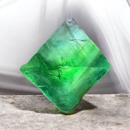 E1. 王級巨無霸 八面體 螢石 210克 超大單晶 原礦石 祖母綠漸變