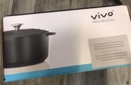 全新Vivo 24cm鑄鐵鍋一個