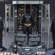 中古品 罕有 Hot Toys 蝙蝠俠 Batman 裝甲格納庫 不合完美者