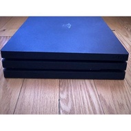 Sony PS4 Pro 主機連四隻手掣