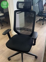 辦公室椅子 可調節升降 有頭枕 有扶手 有轆 帶輪 帶輪滑 可旋轉 網孔透氣 鏤空靠背 旋轉椅 電腦椅 辦公椅 寫字椅 黑色【立方傢俬】專營買賣二手辦公室傢俬 香港全域服務 二手 辦公室傢俬