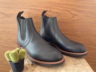 (สินค้ามือสอง)Red Wing Heritage 8200 Chelsea Rancher Black Star leather boots. Shoes are US men's