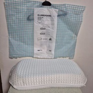 99%新淨IKEA KLUBBSPORRE 人體工學枕，涼感和記憶泡棉，有冷凝膠層可吸收身體熱能，保持涼爽，尺寸: 41 x 70 cm,有付款收據，只用了2次，只限1個，機會難逢，誠意推薦。