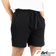 ARI SMART RELAXED SHORTS - BLACK/WHITE  กางเกงขาสั้น อาริ  สีดำ