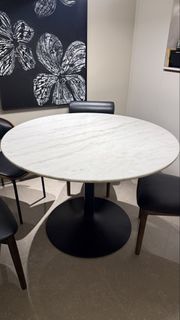 at.home 的 110cm MARMOR 圓形大理石餐枱（MARBLE CARRARA）。
