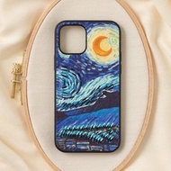 立體刺繡手機殼 iPhone 12/12pro PBAT PU合成皮革 梵谷x星夜