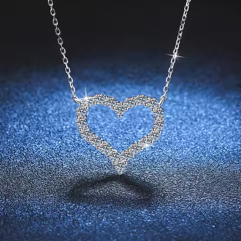 18K white gold T family clavicle chain platinum pt950 18K moissanite necklace women's heart-shaped m