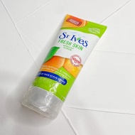 St Ives Face Scrub Fresh Skin Apricot Scrub