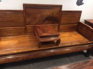 全港高價求 黃花梨 紅木 八仙枱，圓台，半月台，沙發，櫈，椅子，、酸枝櫃、酸枝床、酸枝羅漢床、酸枝孖人床、古董紅木 烏木傢俬 古董烏木 黃花梨傢俬 古董黃花梨 金絲楠木 古董酸枝雕刻畫 古董酸枝床 酸