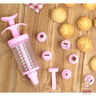 8 in 1 Cake Decorating Tools / Cake Molds 8 in 1 Cake Decorating Tools / Cake Cream Spray / Cake Dec