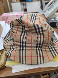 Burberry Supreme帽