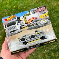 Hot Wheels Team Transport Porsche 934.5 Fleet Street