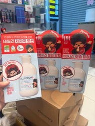 韓國最新出聯乘款❤️韓國限量版 Monchichi x ILLIYOON Ceramide ATO Lotion 神經醯胺水感保濕修護乳液 600ml +送Monchichi小袋