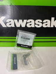 Baut L braket kaliper belakang ninja