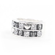 成色極佳的Justin Davis SRJ580 雙吊墜 SV925 水晶戒指，銀色/黑色，22 號，附防塵袋，總重 17.55 克，男士款