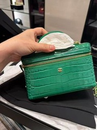 Chanel香奈儿26a綠色鳄鱼压纹lp盒子包 全新全套  附件：小票 盒子 防尘袋