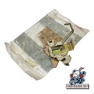 77230-KTM-850 Bracket Lawan Kunci Jok Honda Supra X 125 Old Batman Original