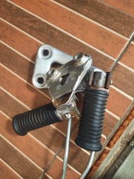 FOOTSTEP PROSTEP POSTEP PANCIKAN PIJAKAN KAKI BELAKANG KLX 150 BF ORI COPOTAN MOTOR KLX 150