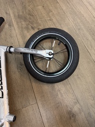 Strider 兒童平衡車