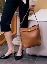 LUNNE กระเป๋าสะพายไหล่ หนังวัวแท้ รุ่น Osmo Bucket Bag