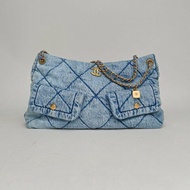 CHANEL HOBO購物袋38*26*11牛仔藍牛仔晶片開金扣肩背包