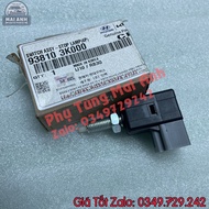 Công tắc chân phanh 4 giắc KIA/ HYUNDAI Mobis- Forte Cerato 2010 Santafe I30 Carens Elantra Tucson M