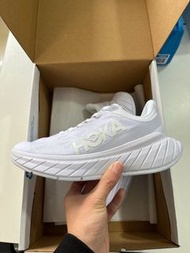 Hoka 跑步鞋 全白 全新Carbon x2 女款跑鞋EU37 JP23cm帶原盒
