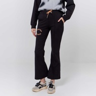 UNBOUND VECTOR LINE FLARED > BLACK กางเกงขาม้าปักโลโก้ (เฉพาะกางเกง)