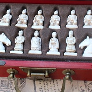 1Set Vintage Chinese Terracotta Warrior 32 Chess Set Wood Table Chess S Gift