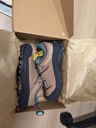 Hoka One One Tor Ultra Low Bodega