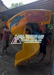 Perosotan spiral anak fiberglass 