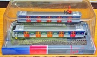 九廣 東鐵 翻新電氣化列車模型 （俗稱烏蠅頭）紀念一盒（內有二架列車）出售 附有列車比例說明書