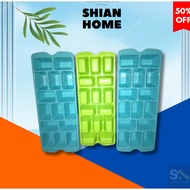 Set of 3 ice trays with 14 plastic LDP PILLS【 T4 P27 A0 】