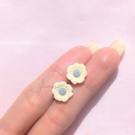 GLIMERA Medium Cosmos Flower Plastic Earrings