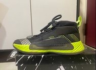 籃球鞋adidas dame5 star wars UK7 25.5cm